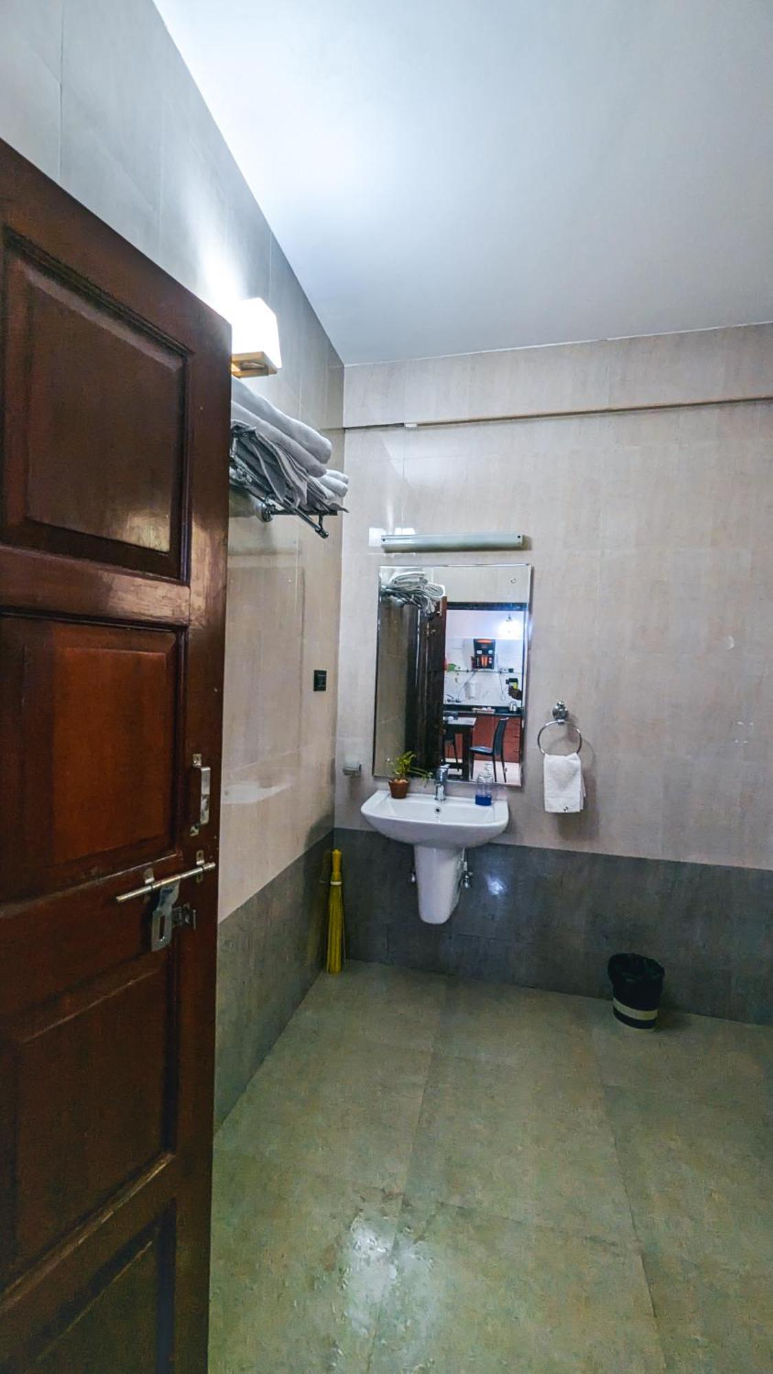 The First House By V3Homestay 4Bhk Private Pool Calangute Dış mekan fotoğraf