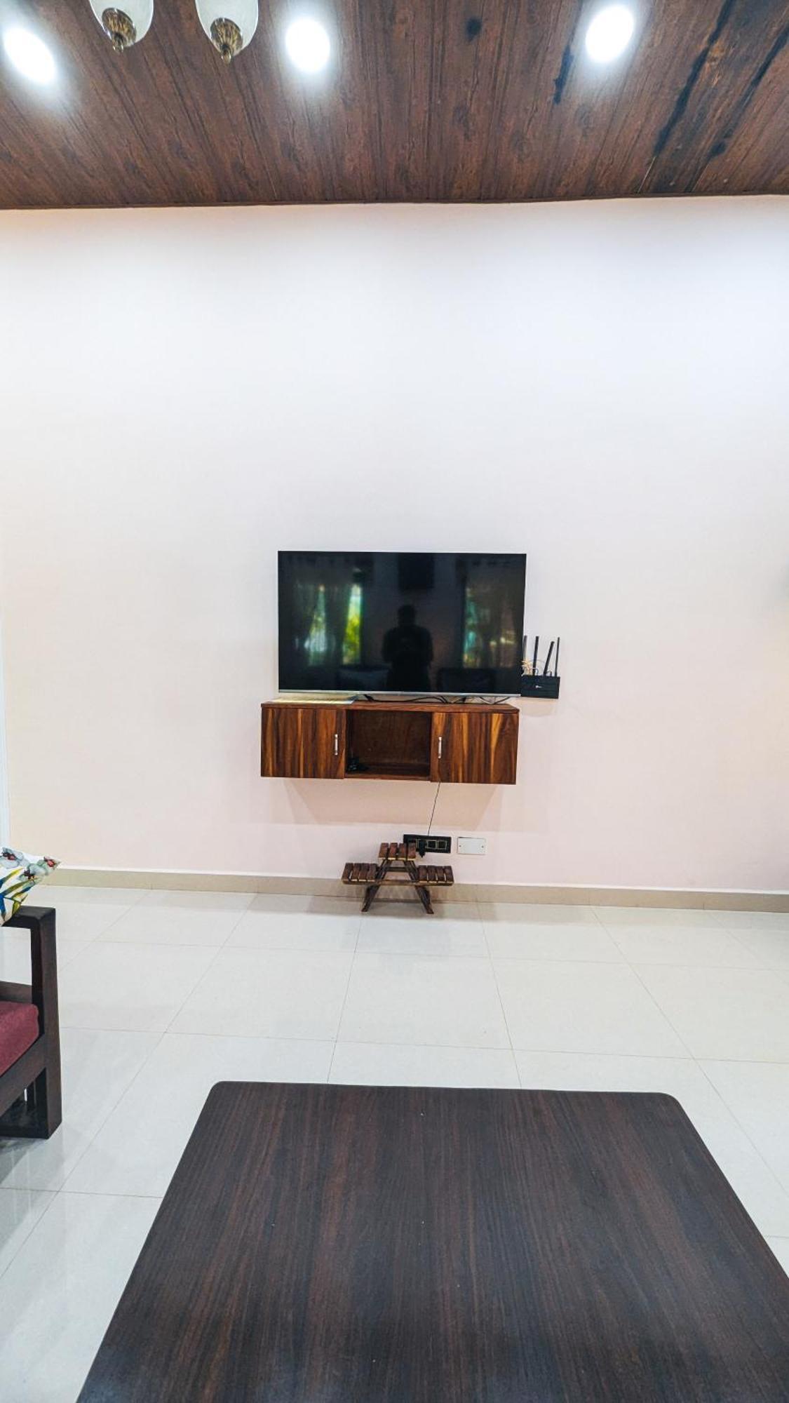The First House By V3Homestay 4Bhk Private Pool Calangute Dış mekan fotoğraf