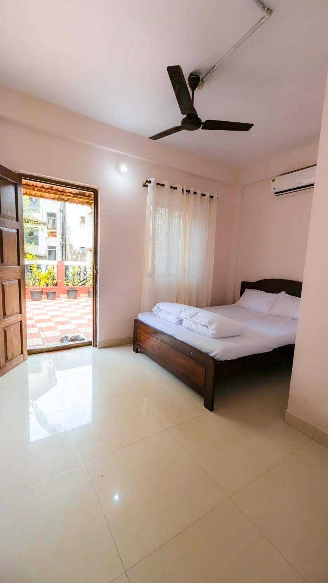 The First House By V3Homestay 4Bhk Private Pool Calangute Dış mekan fotoğraf